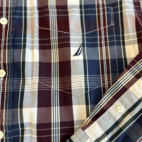 NAUTICA Men's 80's Two-ply Cotton Sport Shirt Plaid Pattern Red Blue White Large - Picture 6 of 11